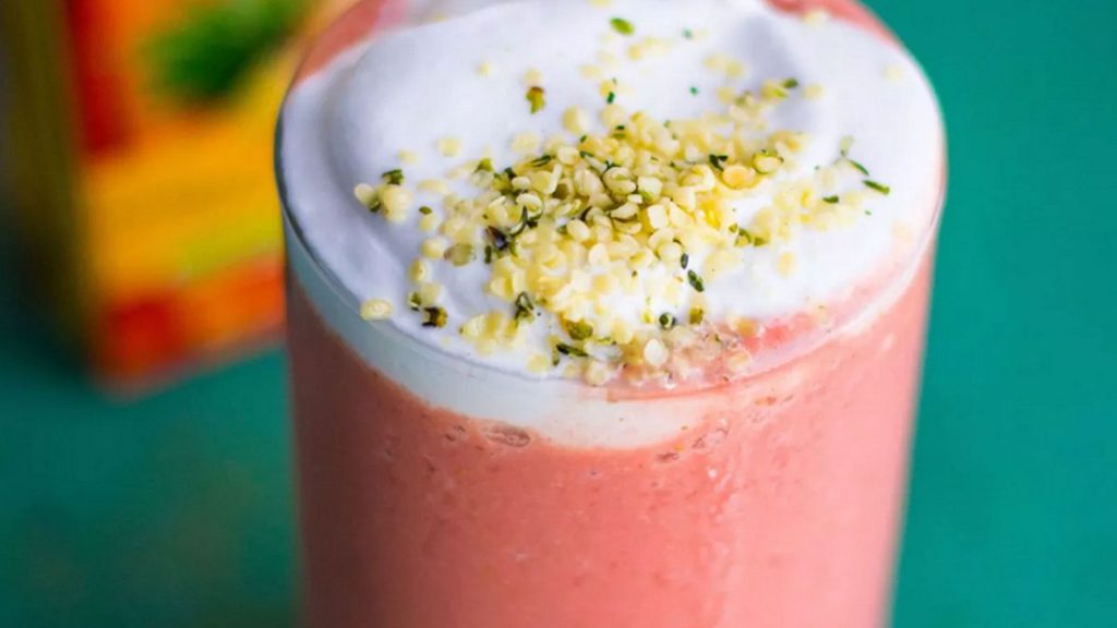 Strawberry Coco and Rugani Carrot Juice Smoothie